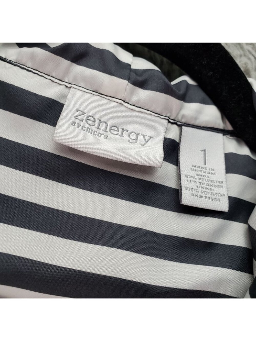 Chicos Jacket Womens 1 US 8 Zenergy Black Hooded Jacket Striped Lining Polyester - Picture 2 of 8